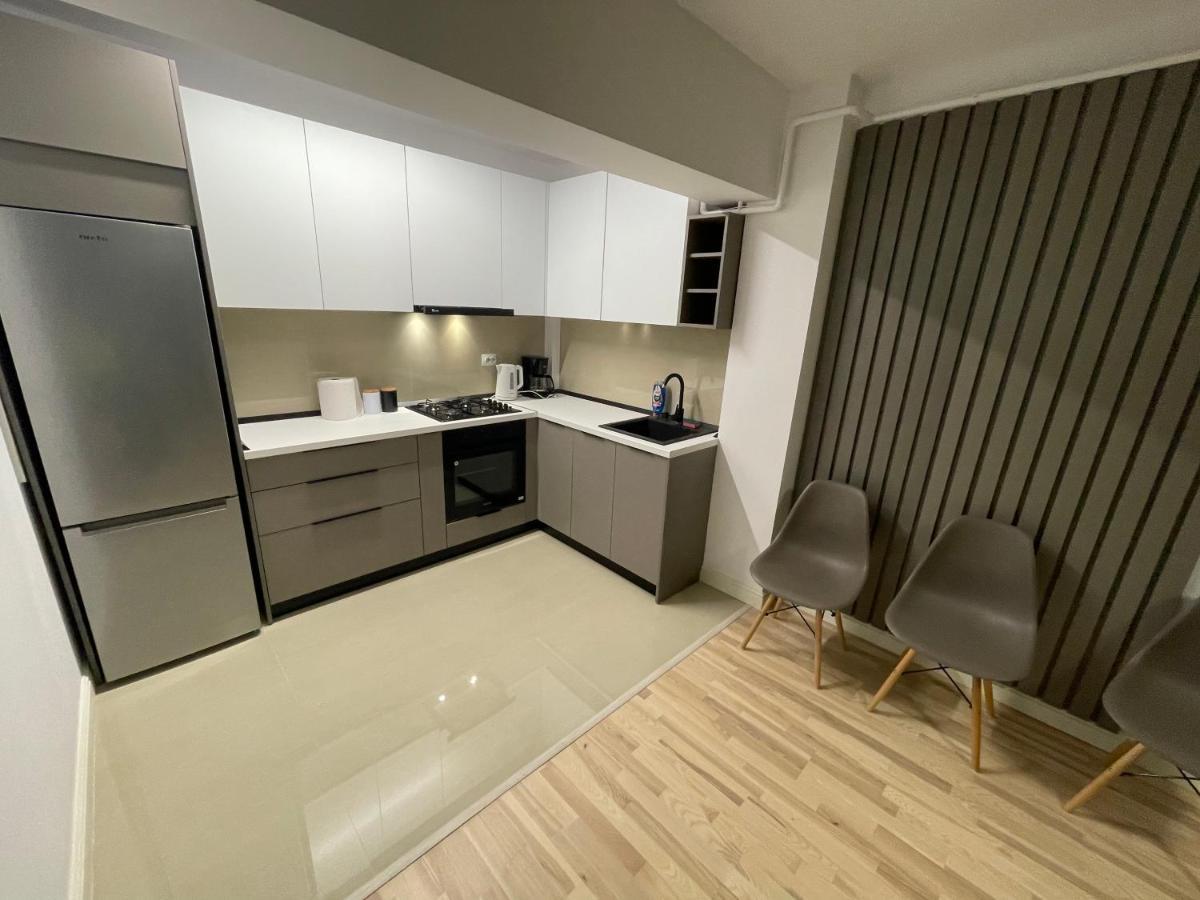 Modern Gray / Designed Apartment Iasi Exterior photo