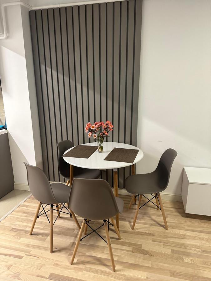 Modern Gray / Designed Apartment Iasi Exterior photo